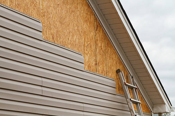 Professional Siding Inspection technician working in Fountainville, PA